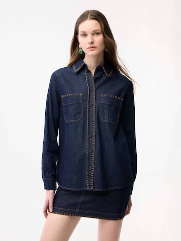 adl Blouse in Blauw