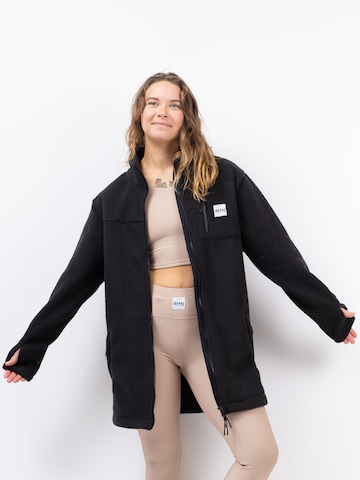 Eivy Raincoat in Black