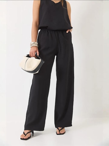 Completo pantalone di Bianco Lucci in nero