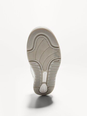 Sneaker bassa di Bershka in bianco