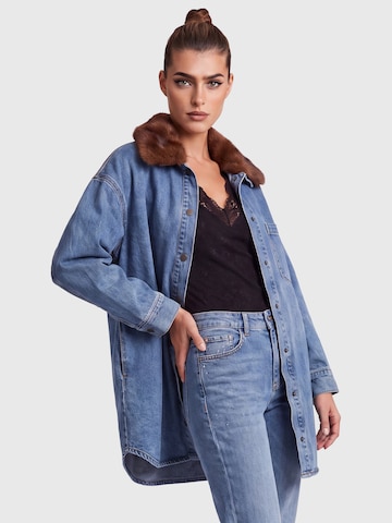 APART Blouse in Blue: front