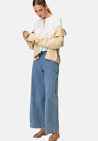 zero Flared Jeans in Blau