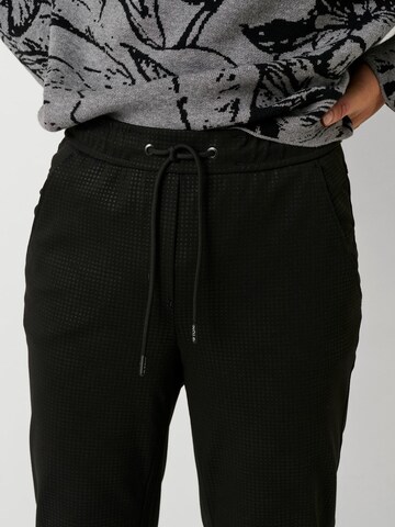 TONI Slimfit Broek in Zwart
