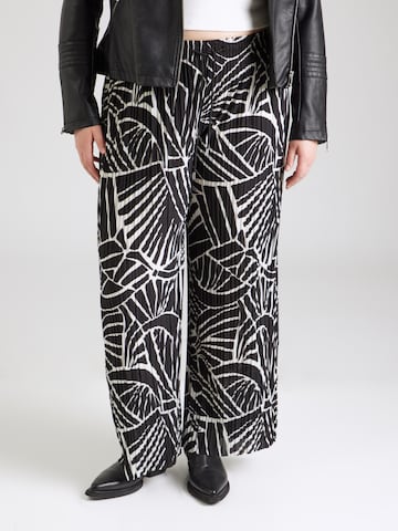 Wide leg Pantaloni 'Fa44biola' di Z-One in nero: frontale