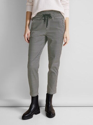 Coupe slim Pantalon 'Bonny' STREET ONE en noir : devant