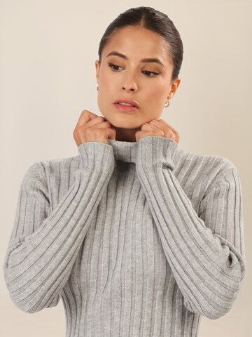 APART Knitted dress in Grey