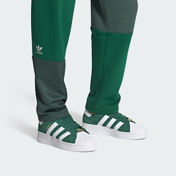ADIDAS ORIGINALS Sneakers laag 'Superstar XLG' in Groen