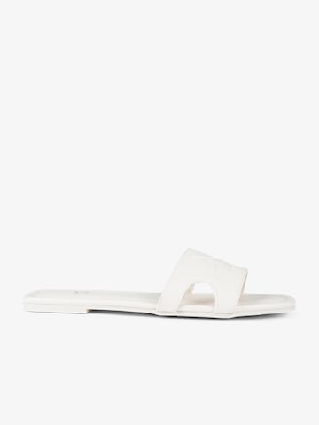 Marc Ellis Mules 'Hemi' in Beige