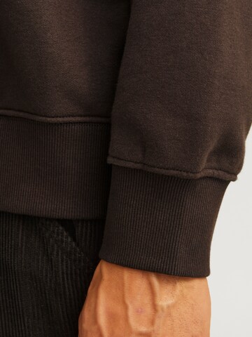 JACK & JONES Μπλούζα φούτερ 'JJEUrban Edge' σε καφέ