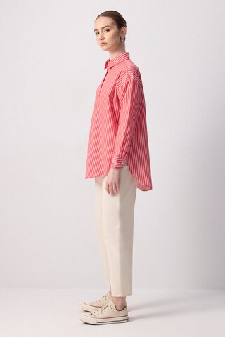 Touche Prive Shirt in Red