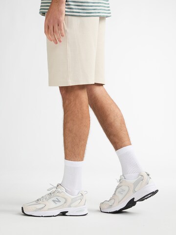 Petrol Industries Regular Chinohousut värissä valkoinen