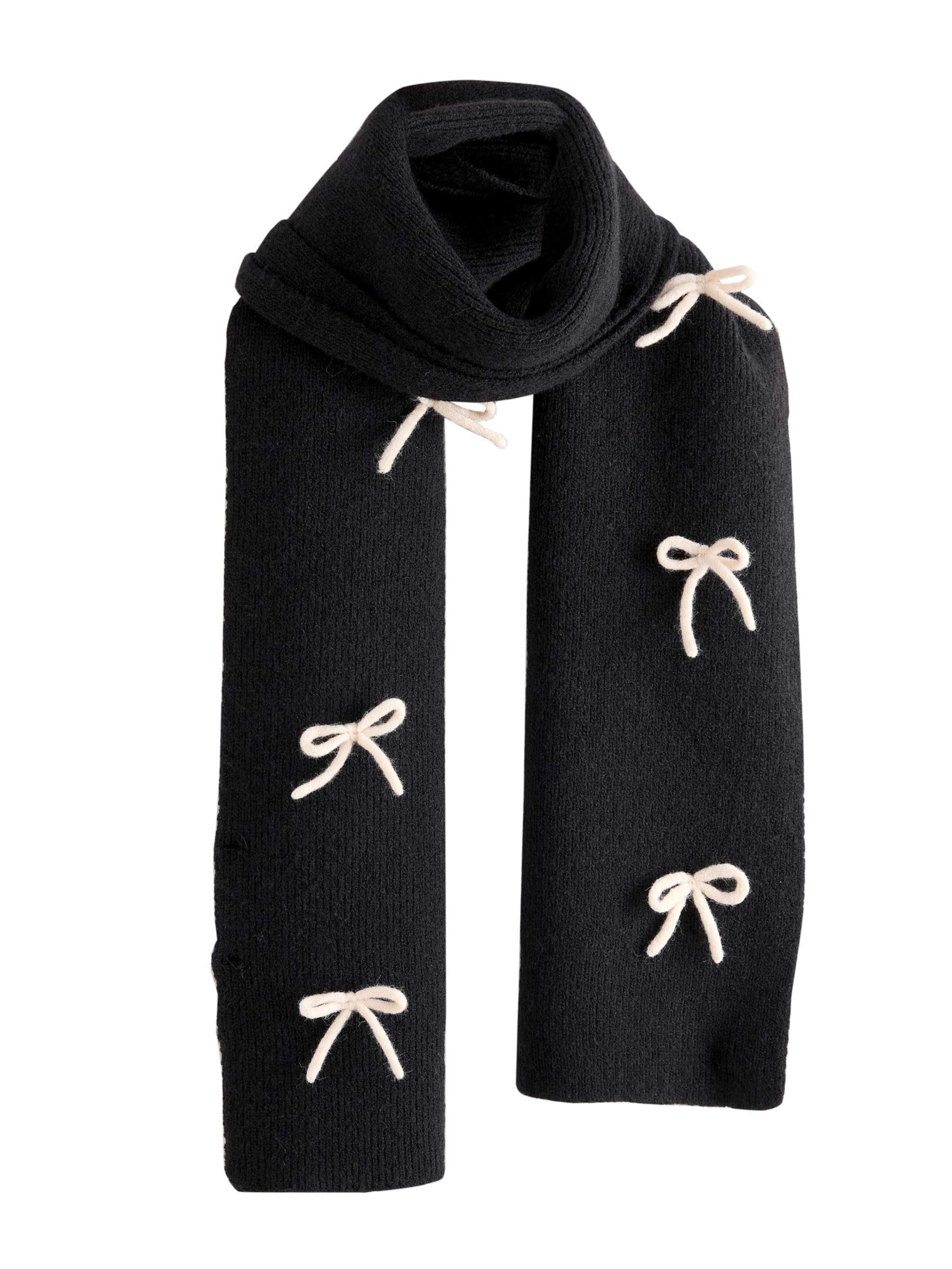 Next Sall, värv must: eest vaates