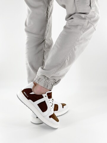 Dutch'D Sneaker low 'Rune' in Braun