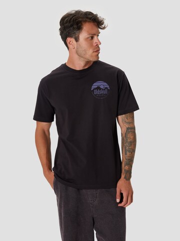 Oldskull Shirt 'Mountain' in Schwarz: Vorderseite