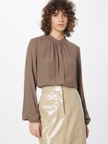 Soft Rebels Blouse 'SRAnna' in Bruin: voorkant