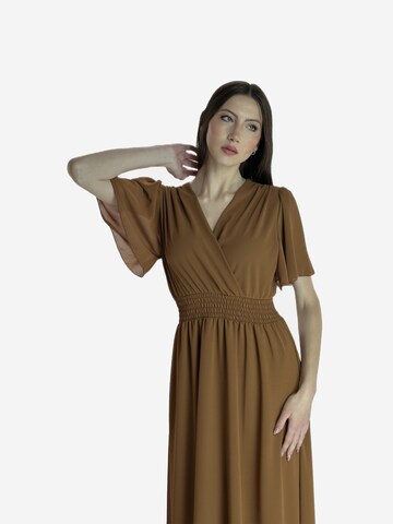 Elara Kleid in Braun
