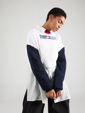 Tommy Jeans Trui in Wit: voorkant