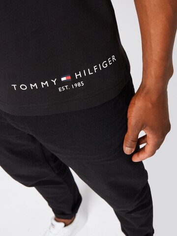 TOMMY HILFIGER Футболка в Черный