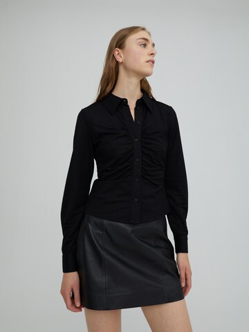 EDITED Blouse 'Sawyer' in Zwart: voorkant