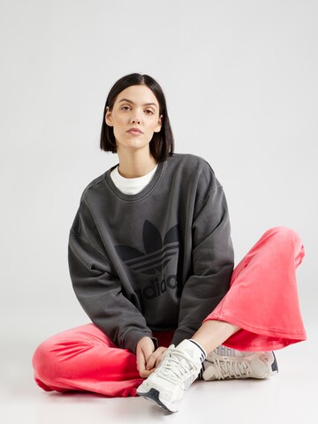 ADIDAS ORIGINALS Sweatshirt 'Trefoil' i grå