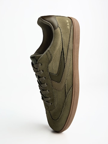 Baskets basses Bershka en vert
