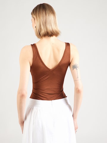 Tricou body 'Maithe' de la ABOUT YOU pe maro