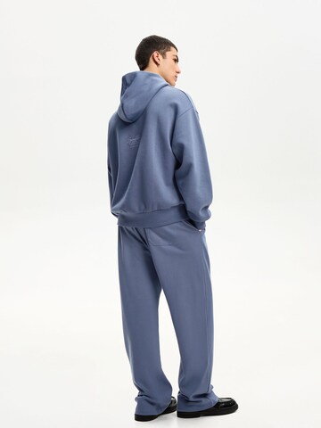 Bershka Loose fit Trousers in Blue