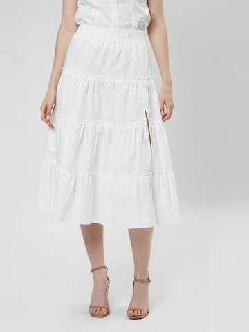 Influencer Skirt in White: front