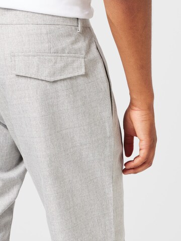 TOPMAN Tapered Bandplooibroek in Grijs