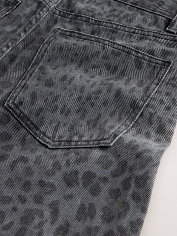 Loosefit Jeans di Next in grigio