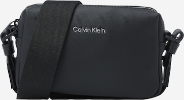 Calvin Klein Taška cez rameno 'MUST' - Čierna: predná strana