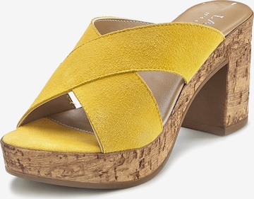 LASCANA Classic Flats in Yellow: front