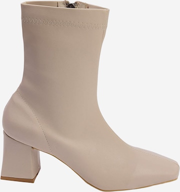 Trendyol Nilkkurit värissä beige: etupuoli