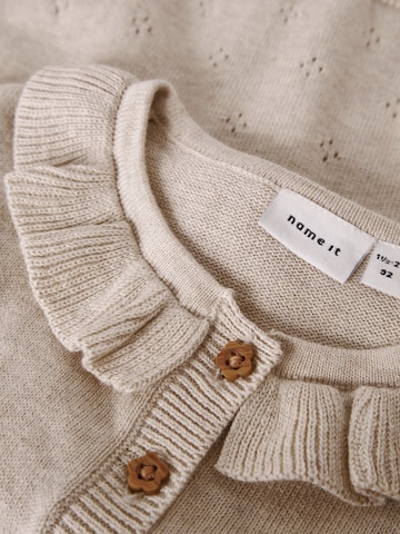 NAME IT - Cárdigan en beige