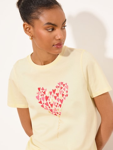 Lipsy Shirt 'Wear It With Love' in Yellow