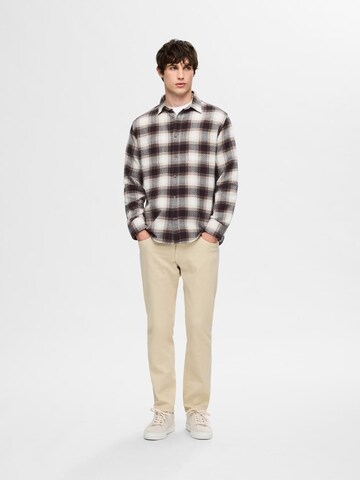 Regular fit Camicia 'SLHOwen' di SELECTED HOMME in marrone