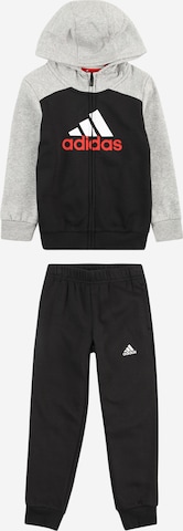 ADIDAS SPORTSWEAR Trainingsanzug 'Essentials' in Grau: predná strana