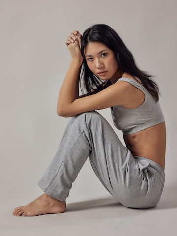 regular Pantaloni 'Dritti' di OWN Off With Nature in grigio