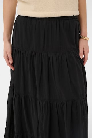 SOAKED IN LUXURY Rok 'Runa' in Zwart