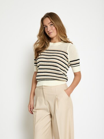Pullover 'Kenzana' di minus in bianco: frontale
