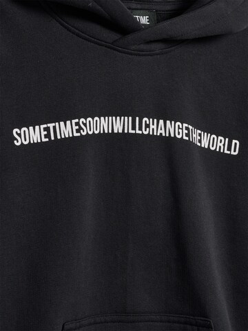 SOMETIME SOON Sweatshirt in Schwarz