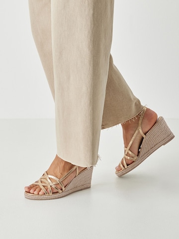 Tamaris Sandale in Braun