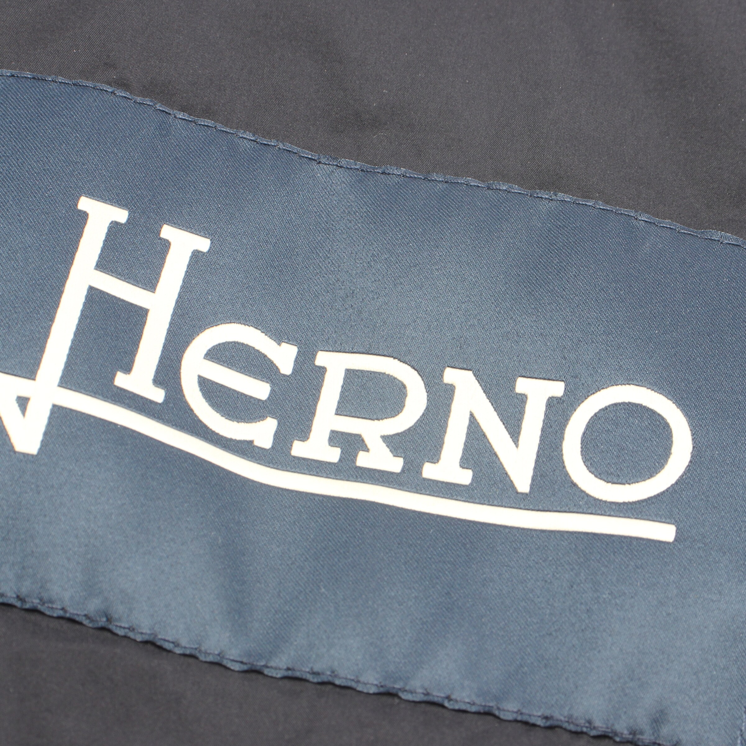 Herno Jacket & Coat in M-L in Black