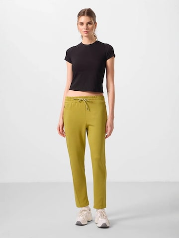 Tommy Life Regular Trousers in Yellow