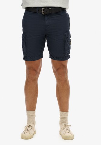 Superdry Loose fit Cargo trousers in Blue: front