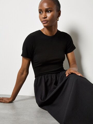 Robe ' ' Apricot en noir