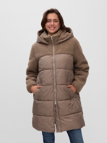 VERO MODA Vinterfrakke i brun: forside