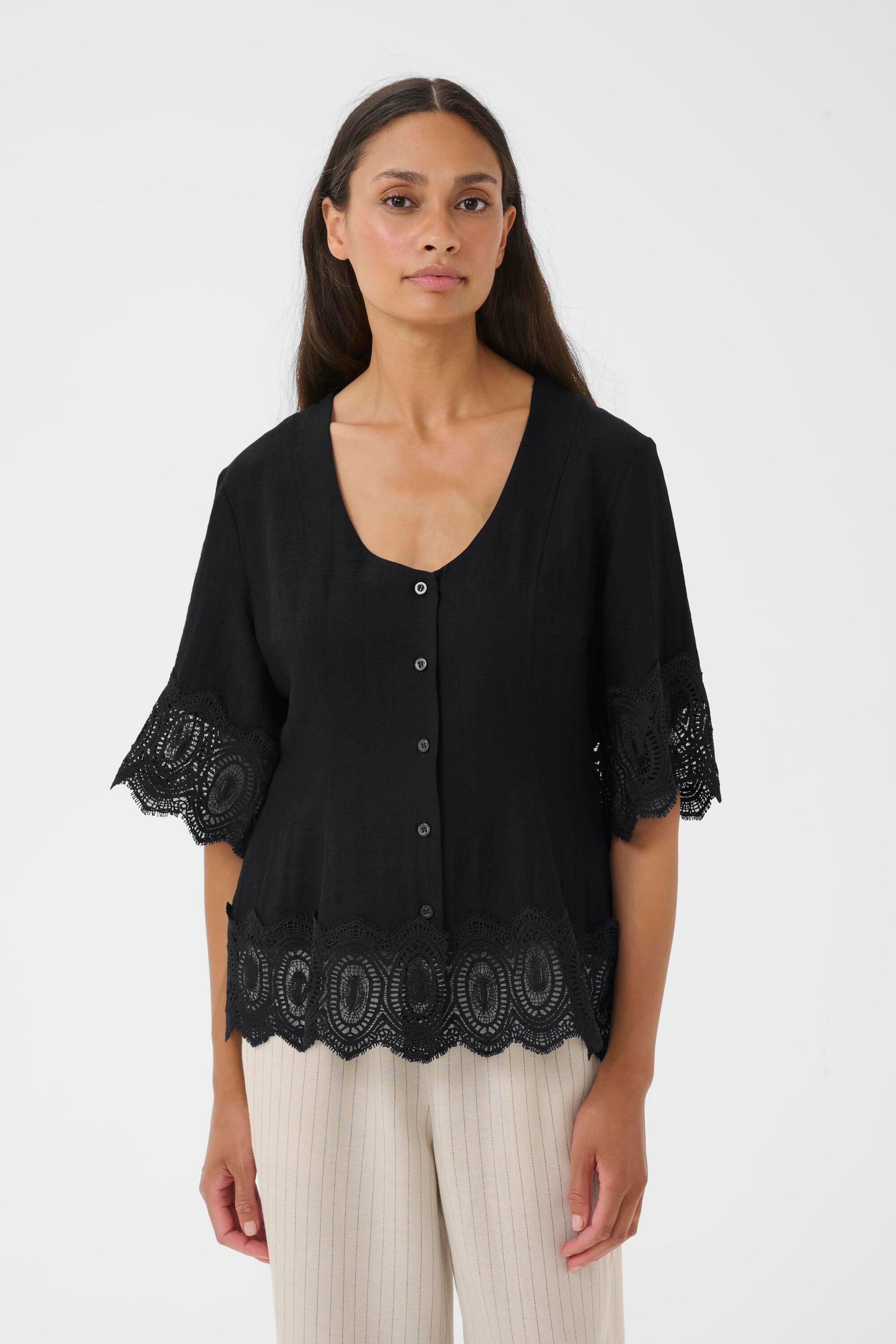 KAREN BY SIMONSEN Blouse 'KBUrith' in Black: front