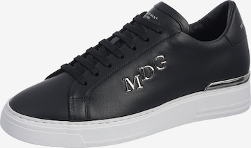 Baskets basses MARCO DAN en noir : devant