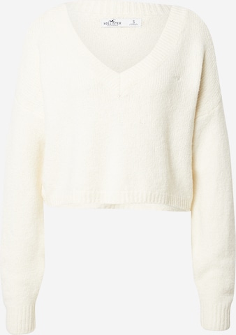 HOLLISTER Sweater in White: front